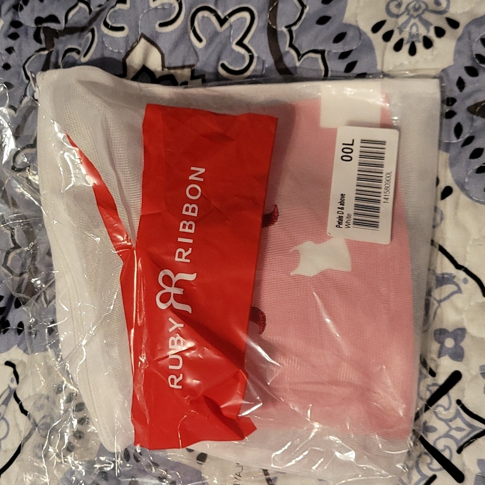 Ruby Ribbon Petals sz.D